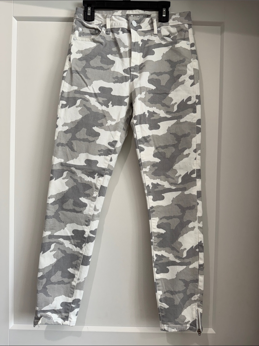 Tractr Gray & White Camo Skinny Jeans